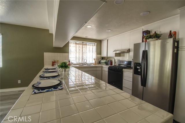 Image 10 of 32 For 9839 9839 Warwick Dr