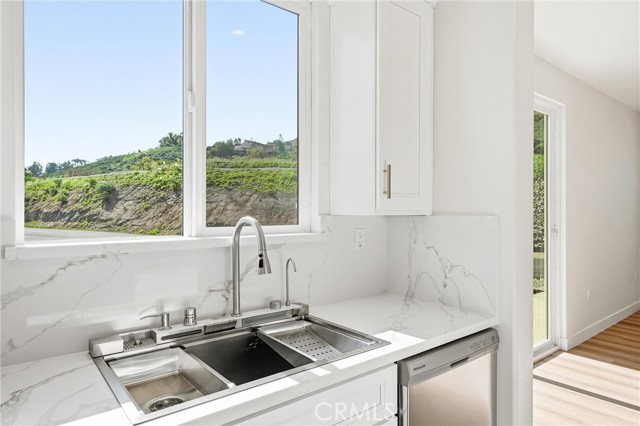 Detail Gallery Image 12 of 53 For 1969 Lyon Ave, Riverside,  CA 92503 - 5 Beds | 4 Baths