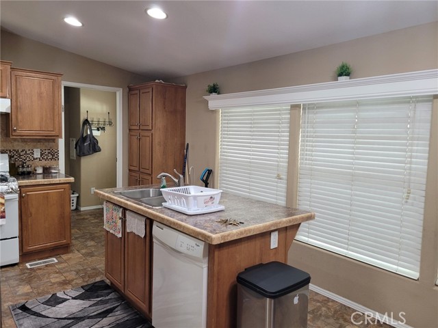 Detail Gallery Image 3 of 14 For 8681 Katella Ave #949,  Stanton,  CA 90680 - 4 Beds | 2 Baths