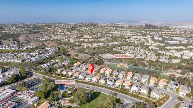 11 High Bluff, Laguna Niguel CA: https://media.crmls.org/medias/880b35b0-e8cc-4882-a51f-0ac178194797.jpg
