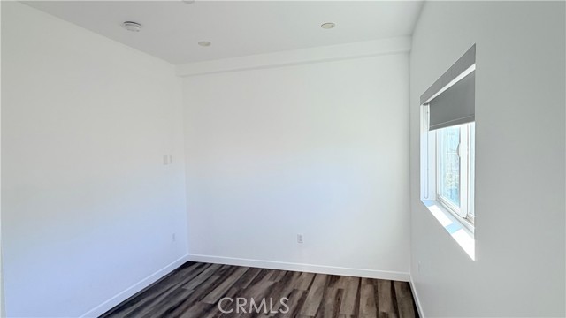 Detail Gallery Image 14 of 25 For 1418 S Cloverdale Ave, Los Angeles,  CA 90019 - 3 Beds | 3 Baths