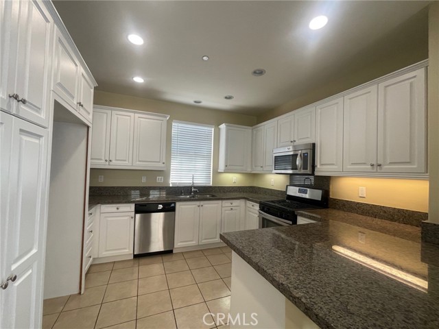 Detail Gallery Image 6 of 24 For 6020 Grace, Chino,  CA 91710 - 3 Beds | 2/1 Baths