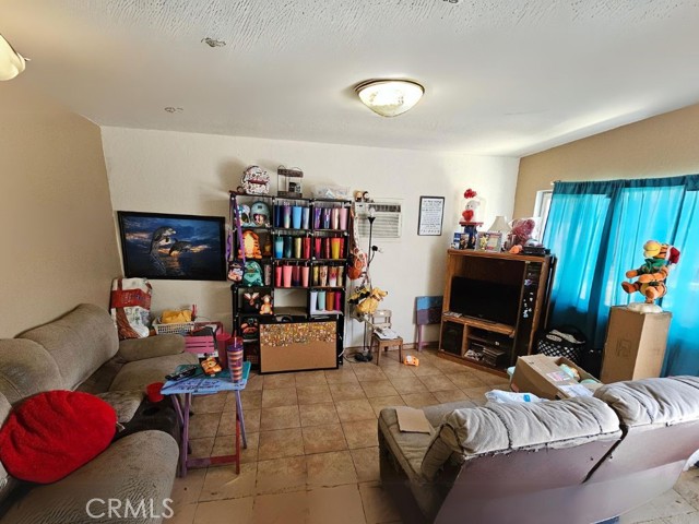 Detail Gallery Image 7 of 15 For 25380 6th St, San Bernardino,  CA 92410 - 5 Beds | 2 Baths