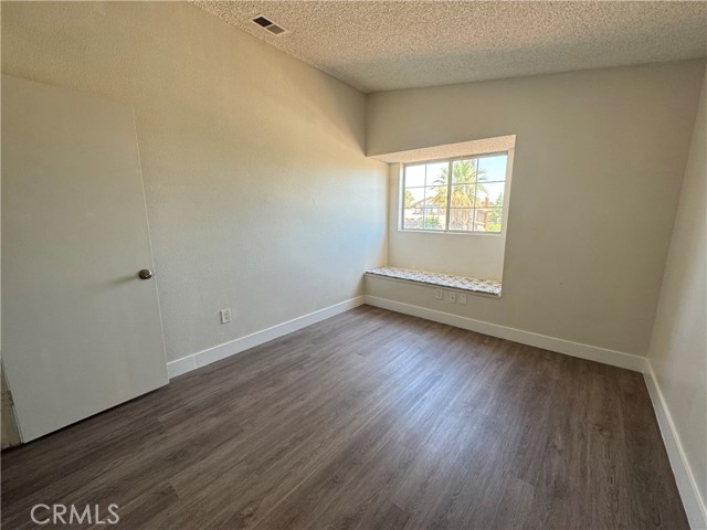 Detail Gallery Image 1 of 18 For 137 Elmtree Dr, Perris,  CA 92571 - 3 Beds | 2/1 Baths