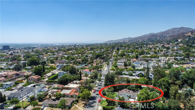 620 S Bel Aire Drive, Burbank CA: https://media.crmls.org/medias/880da4ea-f36e-4f2d-bf97-6b8d279f6bf6.jpg
