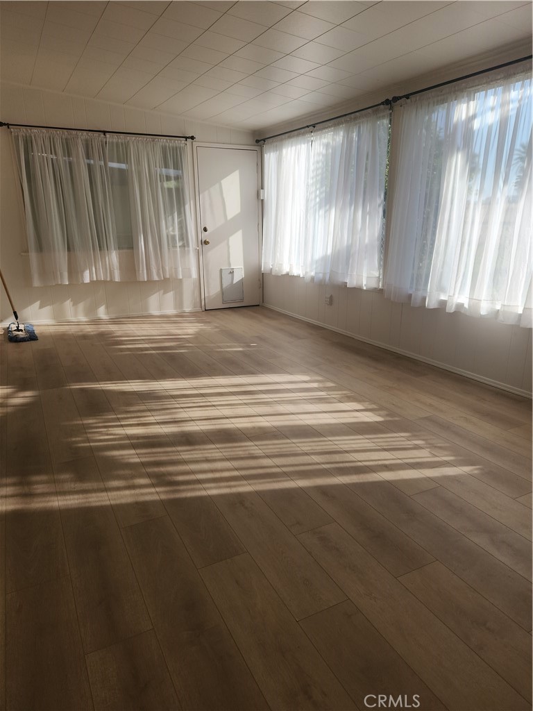 https://media.crmls.org/medias/880dce8a-7c9b-4802-b02e-e1420b5a4c4a.jpg?preset=X-Large