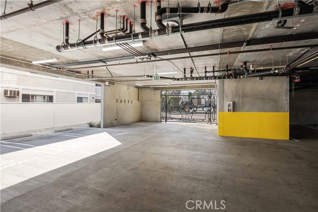 11714 Archwood Street, North Hollywood CA: https://media.crmls.org/medias/880dfa3b-7c55-448c-876b-ce02b2a58345.jpg