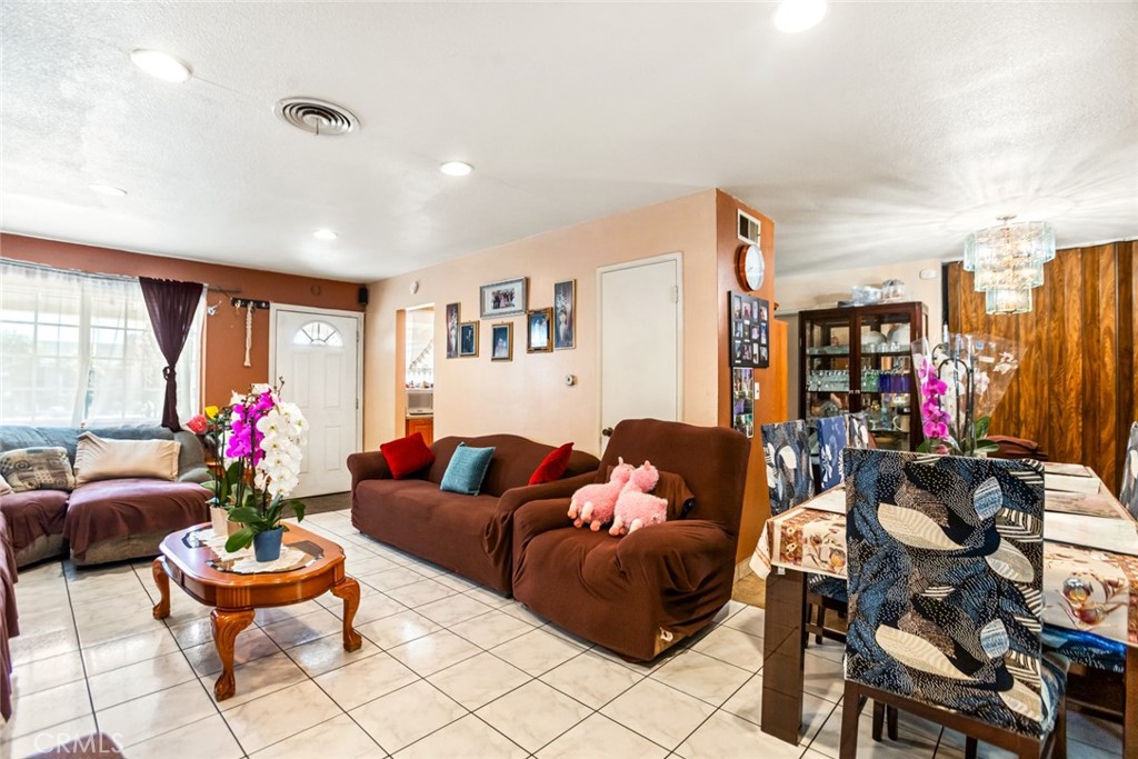 880e0e11 85a7 4054 A19d 534c70b74717