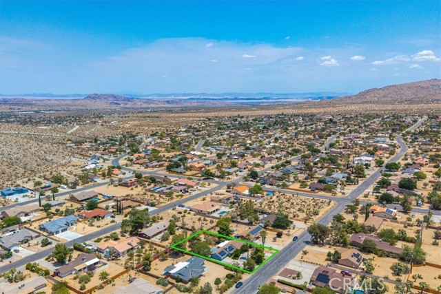 57856 El Dorado Drive, Yucca Valley CA: https://media.crmls.org/medias/880ed3b1-5c36-4c4e-979b-006e8e9797cd.jpg