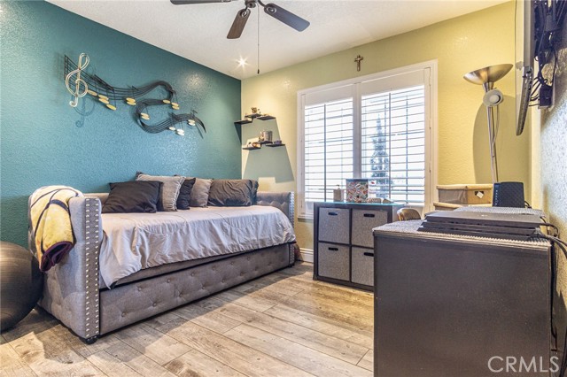 Detail Gallery Image 18 of 64 For 9735 Elsinore Rd, Oak Hills,  CA 92344 - 4 Beds | 2/1 Baths
