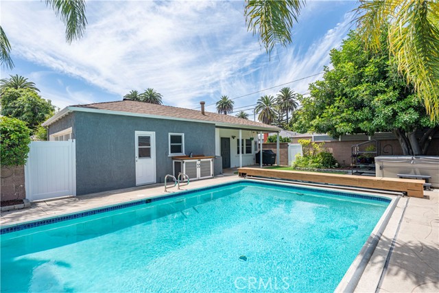 2325 Golden Avenue, Long Beach CA: https://media.crmls.org/medias/880ff0c6-ec58-4f55-a101-e8d1b52caf96.jpg