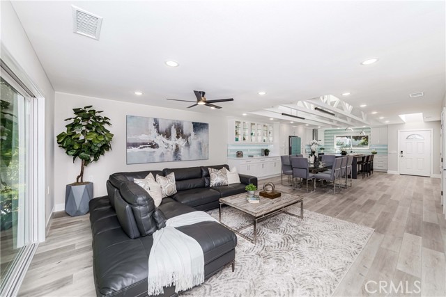 Detail Gallery Image 15 of 39 For 5538 via La Mesa #B,  Laguna Woods,  CA 92637 - 3 Beds | 2 Baths