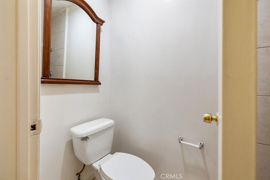https://media.crmls.org/medias/8810ef8c-518e-408b-8ca6-a17ebaeb4235.jpg?preset=X-Large