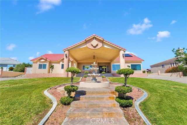 Detail Gallery Image 4 of 62 For 12546 Autumn Leaves Ave, Victorville,  CA 92395 - 5 Beds | 3/1 Baths