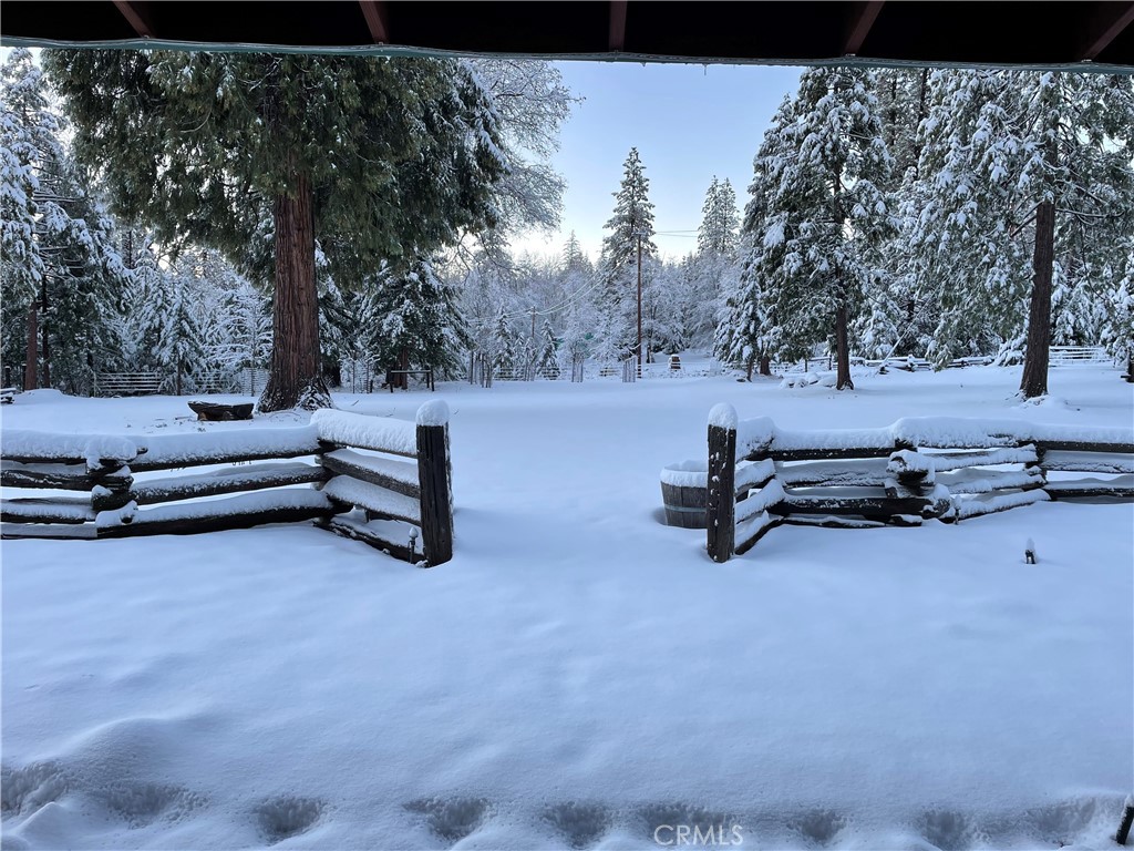 https://media.crmls.org/medias/8811d5bc-a0b4-4650-80da-09ef08ba8e25.jpg?preset=X-Large