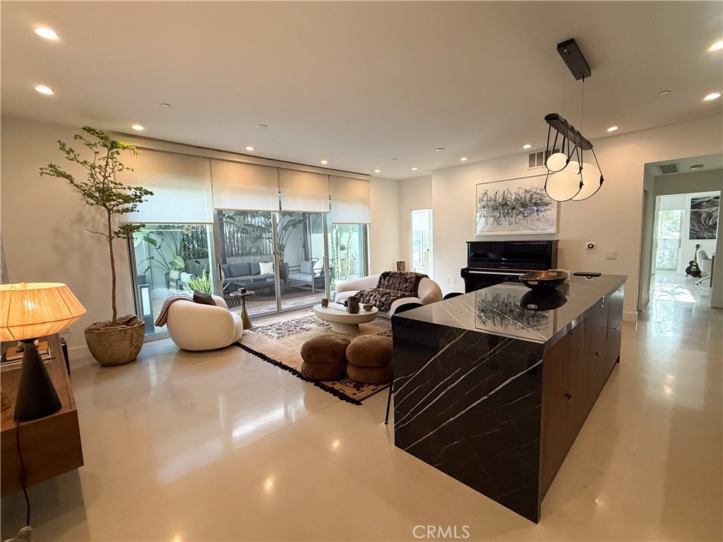 901 Hancock Avenue #209