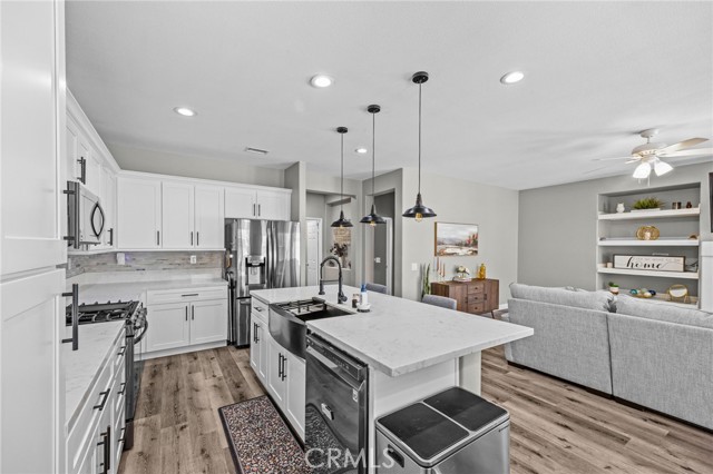 Detail Gallery Image 8 of 52 For 1251 Stepstone Ct, Hemet,  CA 92545 - 5 Beds | 3 Baths