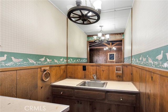 19545 Seneca Road, Apple Valley CA: https://media.crmls.org/medias/8813d2d3-290e-45a4-9f05-14bd8fcbf759.jpg