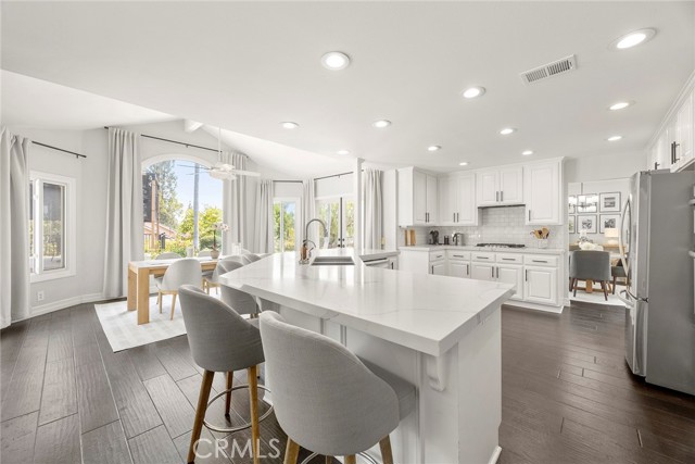 20640 Via Breve, Yorba Linda CA: https://media.crmls.org/medias/8813db1b-5390-404f-973b-125cc084bf0f.jpg