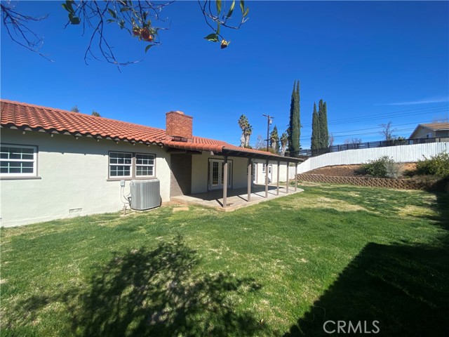 1515 Elizabeth Street, Redlands CA: https://media.crmls.org/medias/881402bd-6f81-4e9f-a6f4-ffdad37cbb8f.jpg