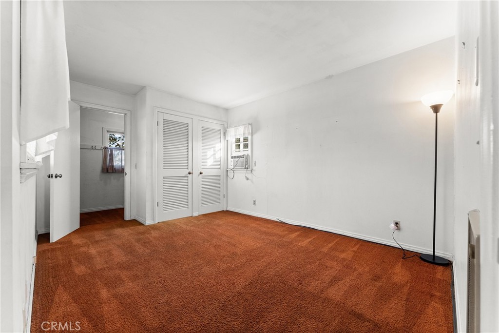 https://media.crmls.org/medias/8814c627-1ff8-4d05-a8eb-8f19edb100f5.jpg?preset=X-Large