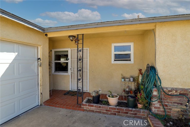 Detail Gallery Image 3 of 18 For 7018 Tunney Ave, Reseda,  CA 91335 - 3 Beds | 1 Baths
