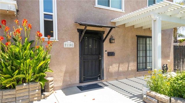 21101 Rosedell Drive, Saugus CA: https://media.crmls.org/medias/8814de46-134c-46b3-8db4-b56ec0c4f176.jpg