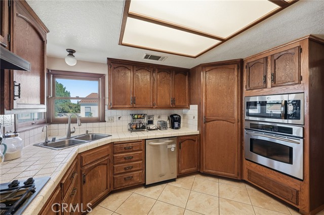 Detail Gallery Image 14 of 47 For 11135 Old Fashion, Riverside,  CA 92503 - 3 Beds | 2/1 Baths
