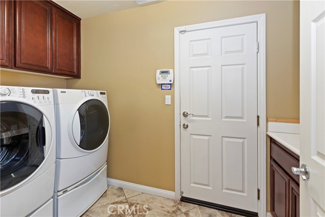 16183 Village Meadow Drive, Riverside CA: https://media.crmls.org/medias/8815f0a2-a459-4a1d-b617-a54c7dec1580.jpg