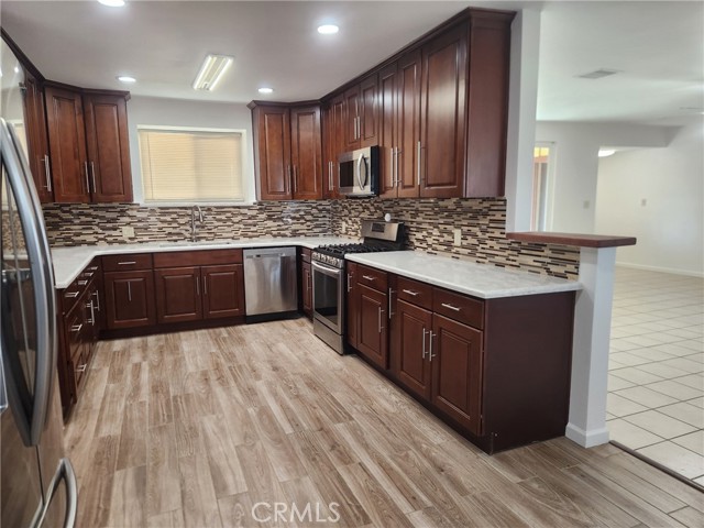 Detail Gallery Image 3 of 23 For 7425 Joshua View Dr, Yucca Valley,  CA 92284 - 4 Beds | 2 Baths