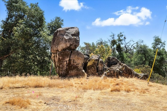 46467 Bissett Station Road, Oakhurst CA: https://media.crmls.org/medias/881691b6-6694-4334-ad94-79b8bf4f3088.jpg