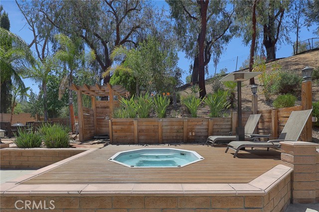 Detail Gallery Image 17 of 20 For 5047 Orrville Ave, Woodland Hills,  CA 91367 - 4 Beds | 2/1 Baths