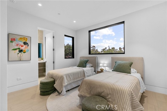 Detail Gallery Image 33 of 57 For 4532 Katherine, Sherman Oaks,  CA 91423 - 6 Beds | 6/1 Baths