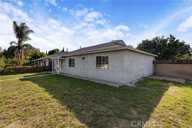 7955 White Oak photo 2