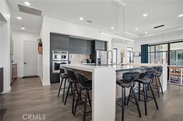 1901 E Sorrento Court, Merced CA: https://media.crmls.org/medias/8817c3c2-6721-49c2-85ae-40f6c995b69c.jpg