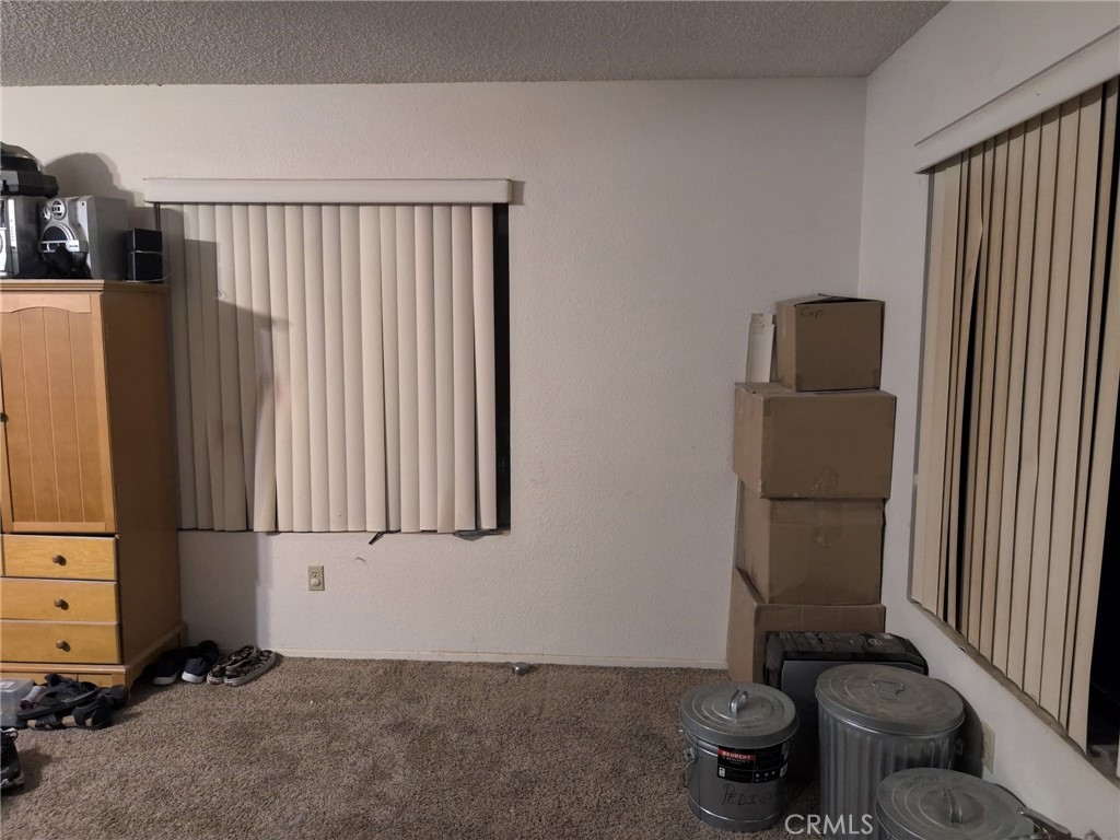 https://media.crmls.org/medias/8817fc82-3d24-4d7a-b3c6-79e04742651b.jpg?preset=X-Large