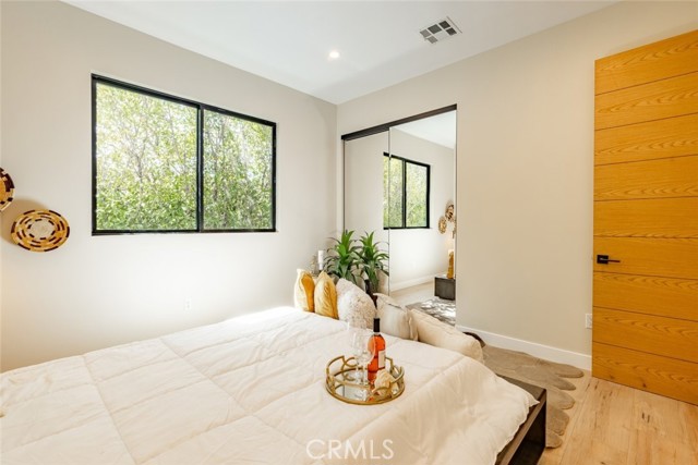 5805 Bucknell Avenue, Valley Village CA: https://media.crmls.org/medias/88182026-9b73-4ca3-a132-116da89ba782.jpg