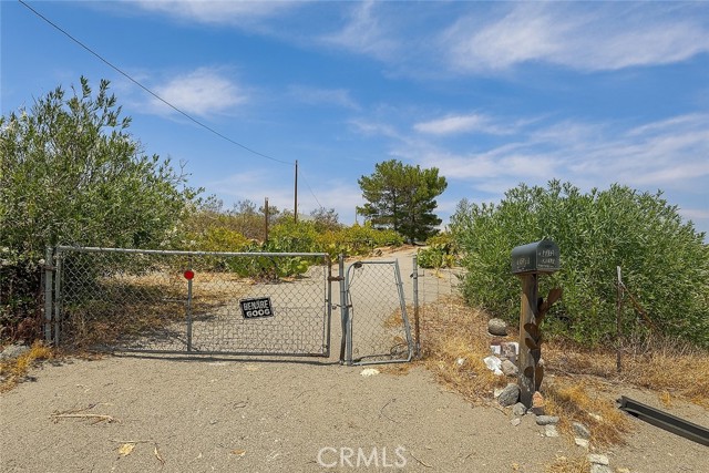 Detail Gallery Image 13 of 13 For 13384 Sheep Creek Rd, Phelan,  CA 92371 - 3 Beds | 2 Baths