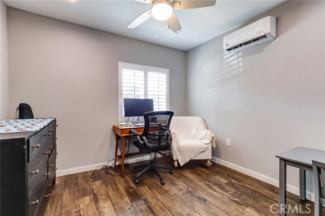 2108 Lemon Avenue, Long Beach CA: https://media.crmls.org/medias/88185ea0-2c60-423c-8f0c-712ebb59209e.jpg