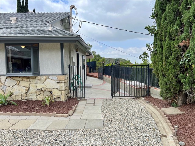 Detail Gallery Image 7 of 22 For 11419 Caern Ave, Tujunga,  CA 91042 - 3 Beds | 2 Baths