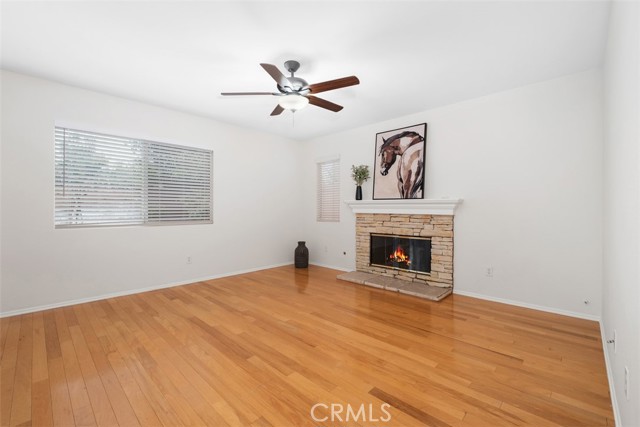 Detail Gallery Image 9 of 39 For 50 Linhaven, Irvine,  CA 92602 - 4 Beds | 2/1 Baths