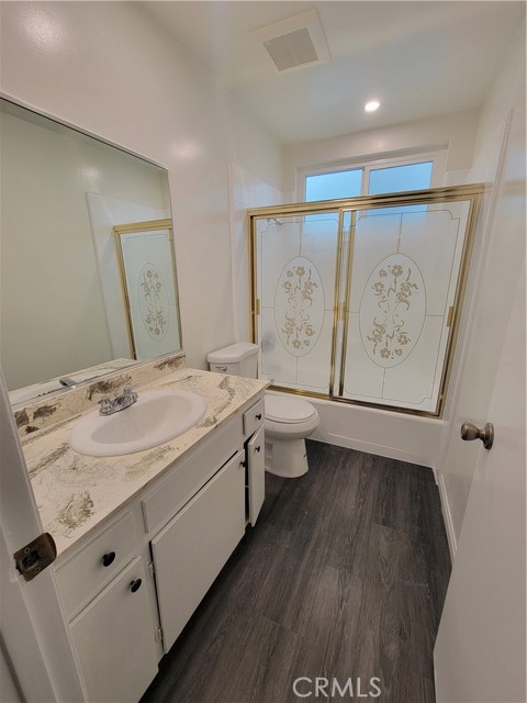 Detail Gallery Image 11 of 12 For 525 Fischer St #4,  Glendale,  CA 91205 - 2 Beds | 1 Baths