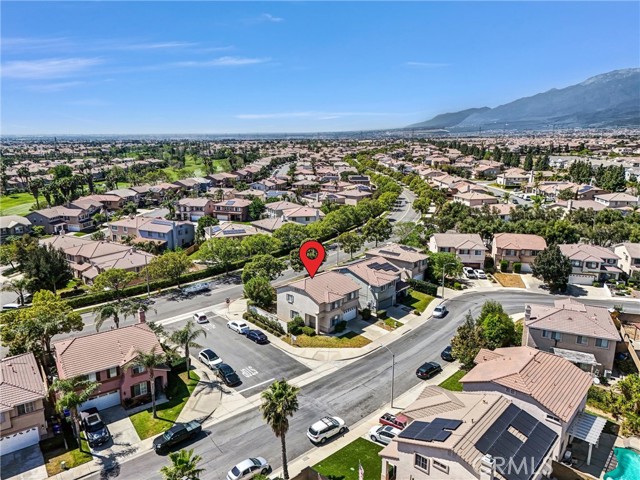 Detail Gallery Image 38 of 39 For 5762 Pine Valley, Fontana,  CA 92336 - 3 Beds | 2/1 Baths