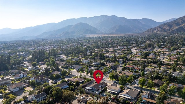 1092 Deborah Street, Upland CA: https://media.crmls.org/medias/88194399-76f3-4fb6-9af9-05443d4857b7.jpg