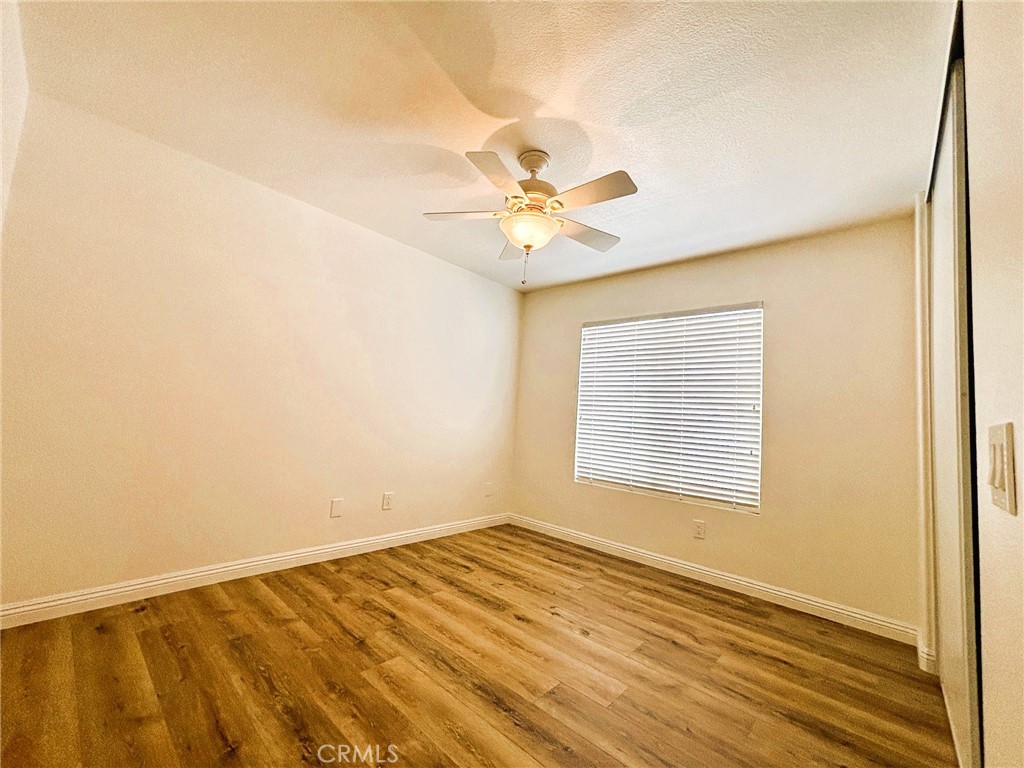 https://media.crmls.org/medias/8819d4bc-32f5-4837-b140-9e2399887672.jpg?preset=X-Large