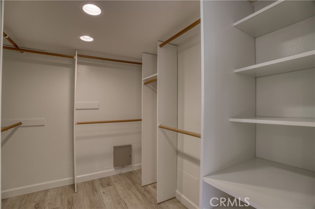 Detail Gallery Image 21 of 29 For 19946 Turnberry, Tarzana,  CA 91356 - 4 Beds | 2/1 Baths