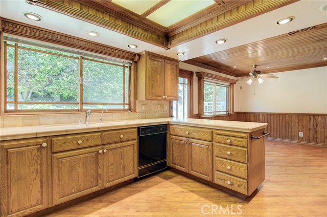 4814 Falcon Rock Place, Rancho Palos Verdes CA: https://media.crmls.org/medias/881aecdd-3852-4d68-a797-b4db950a4bfe.jpg