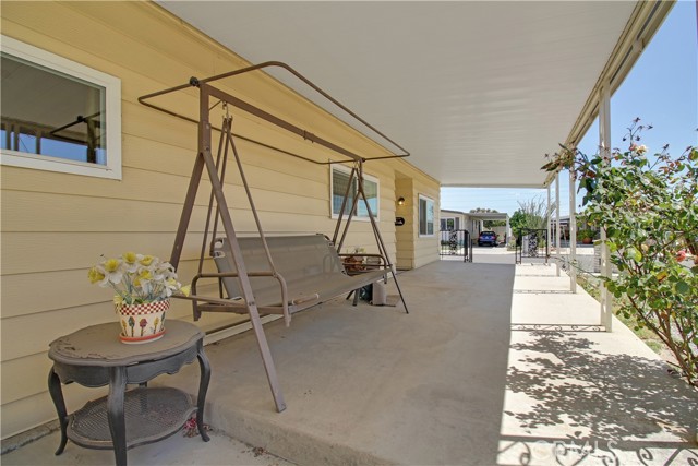 1180 Camino Del Rancho, Hemet CA: https://media.crmls.org/medias/881b4c30-3321-4e74-b9a6-a4d992092f2f.jpg