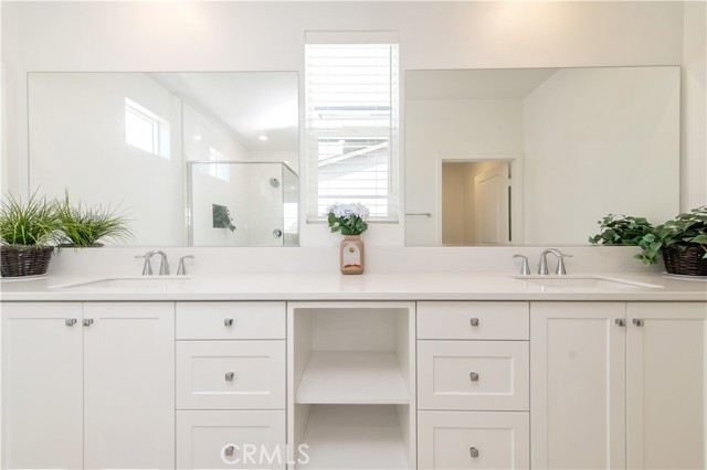Detail Gallery Image 22 of 42 For 243 Yerba, Irvine,  CA 92618 - 4 Beds | 3/1 Baths