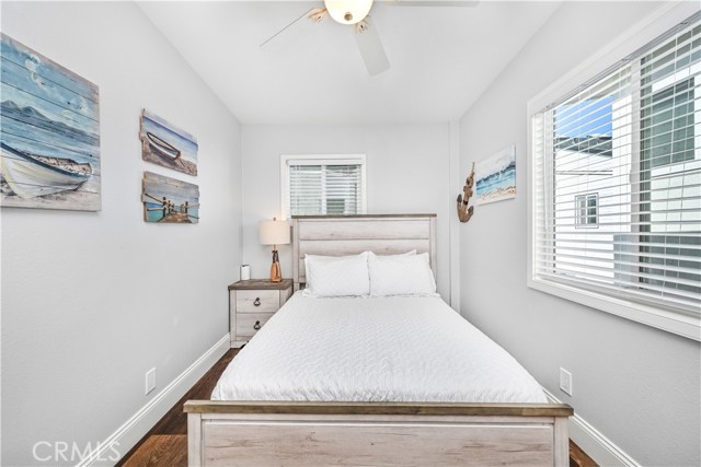 121 25th, Newport Beach CA: https://media.crmls.org/medias/881d807d-9224-41b0-9d46-fc636ee8f4c5.jpg